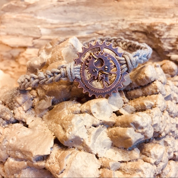 •wilds_flat• Other - •Men’s•. Gear Hemp Bracelet